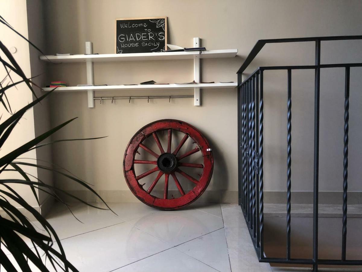 Апартаменти Giader'S House - Free Parking Катанія Екстер'єр фото